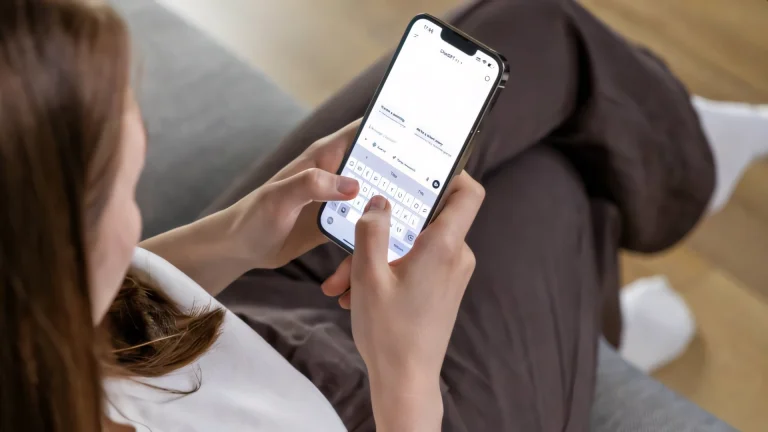 ChatGPT atinge 2,5 miliarde de cereri zilnic – Se pregătește să concureze cu Google
